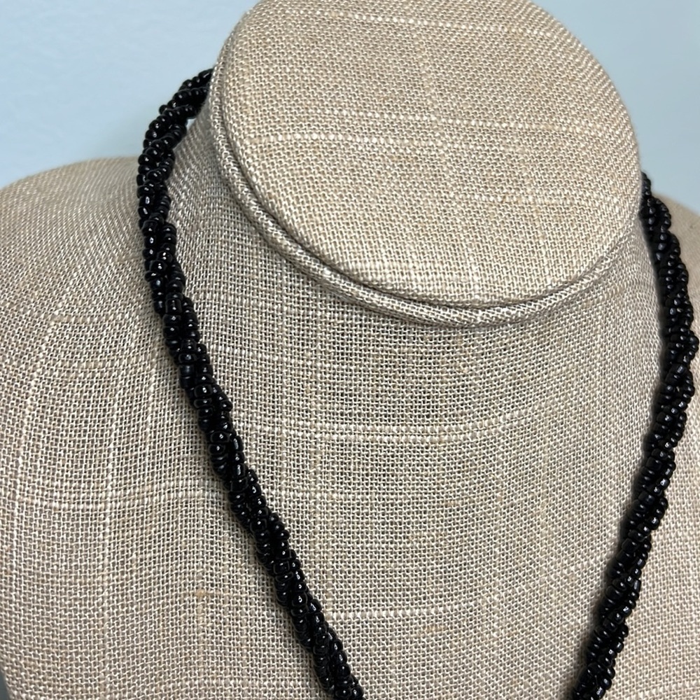 ✨HOST PICK✨ Women’s beaded Necklace - Picture 6 of 8